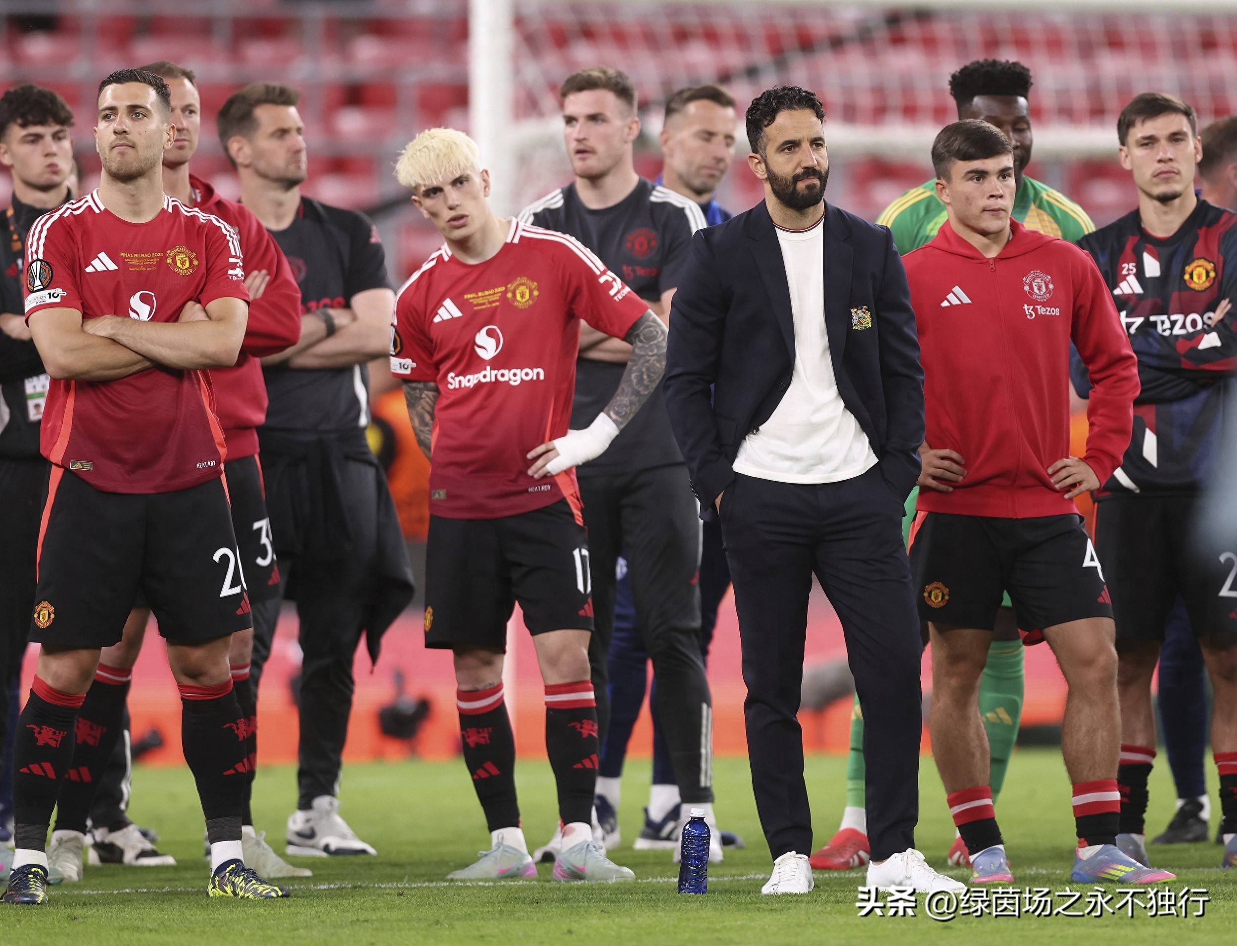 清晨英超焦点战，曼联外线爆发，话题不断，医务组通报恢复的简单介绍